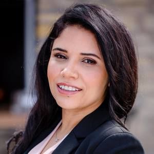 Meet your Posher, Janeth